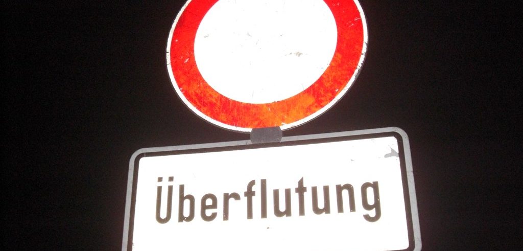 Warnschild Überflutung